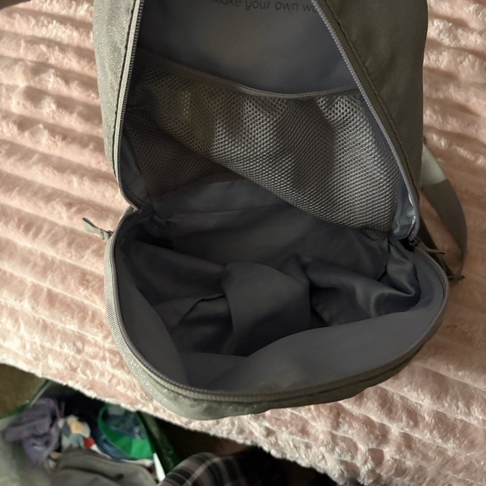 Ivivva Silver Backpack - Picture 4 of 5